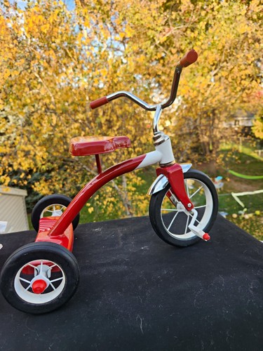 Mini radio flyer - &, white
